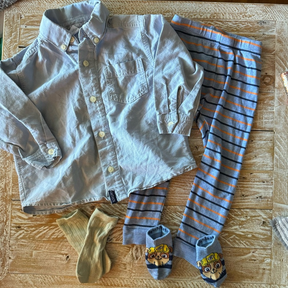 💙Carter’s 4 Piece Boy Outfit💙~2T